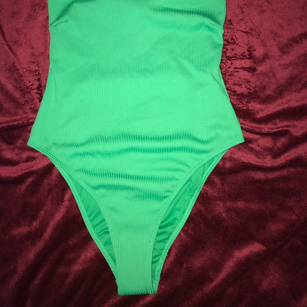 🐚Green one piece bathing suit